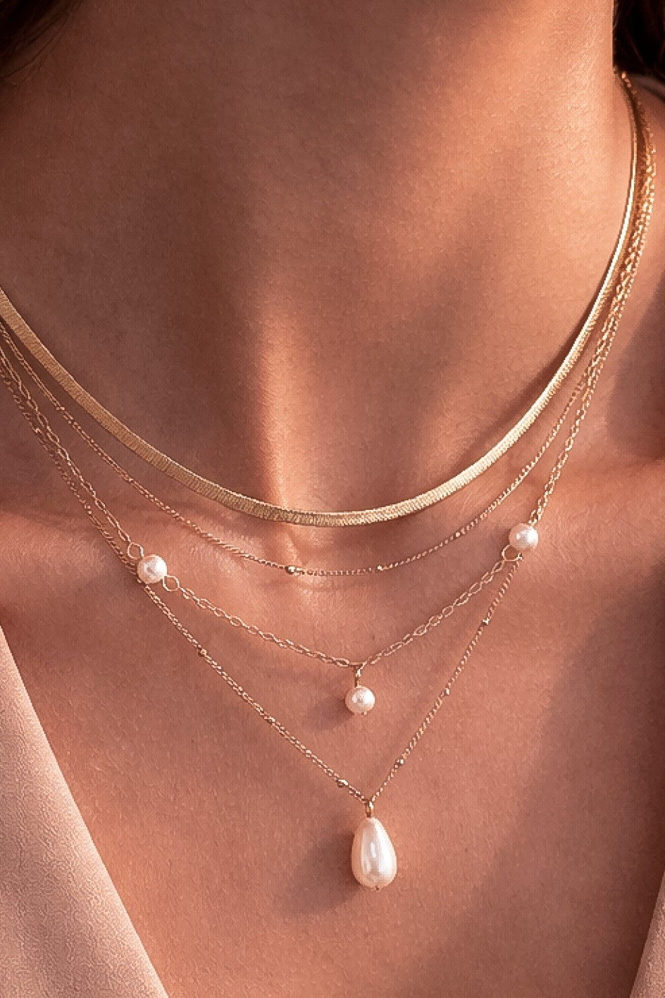 Layered Pearl Pendant Necklace