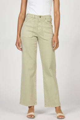 Holly Carpenter-Style Jeans