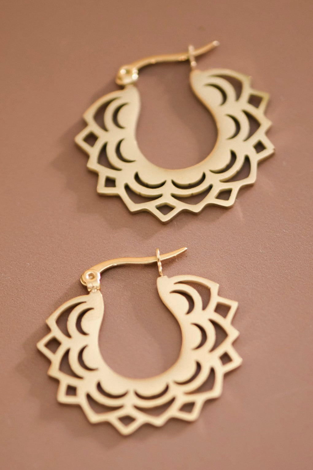 Scalloped Hoop Earrings